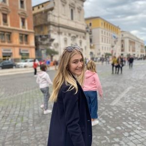 Meet your Posher, Abigail